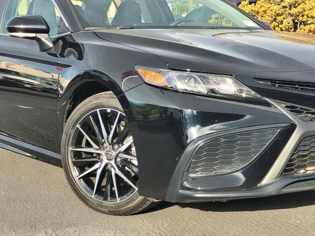 2022 toyota camry se