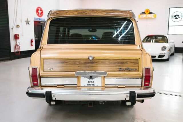 1987 amc grand wagoneer base