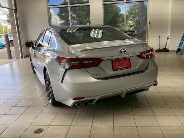 2024 toyota camry hybrid se