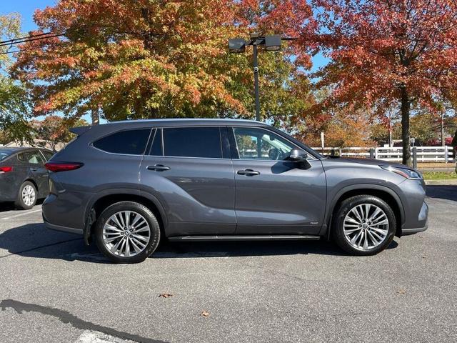 2022 toyota highlander hybrid platinum