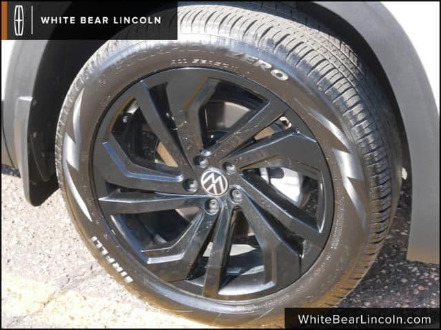 2022 volkswagen atlas 2.0t se in lino lakes, minnesota