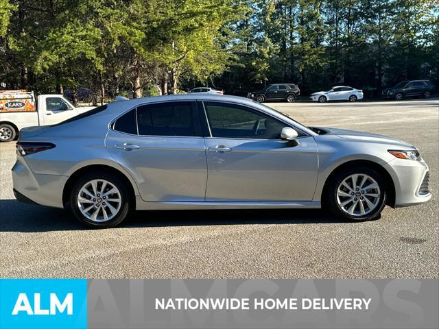 2022 toyota camry le