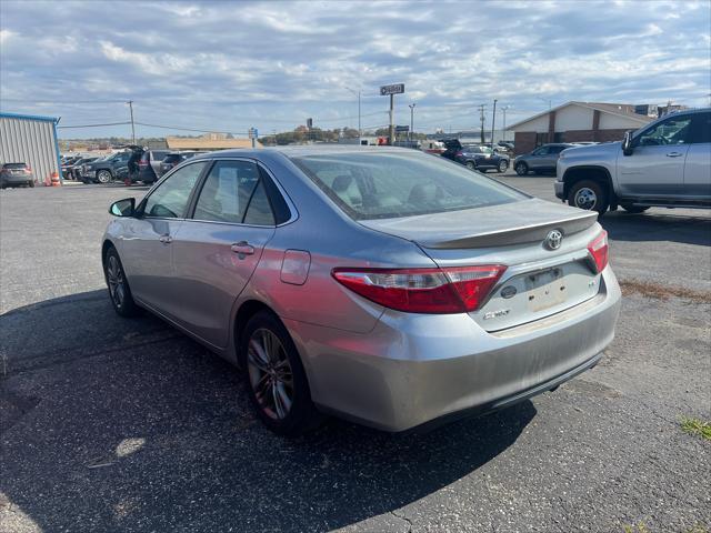 2016 toyota camry le