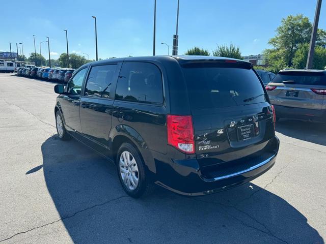 2019 dodge grand caravan se