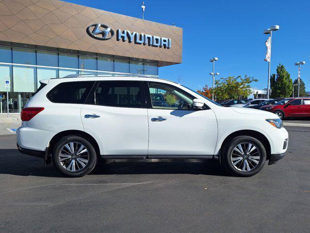 2017 nissan pathfinder sl