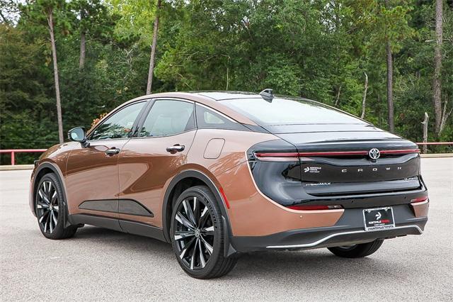 2023 toyota crown platinum