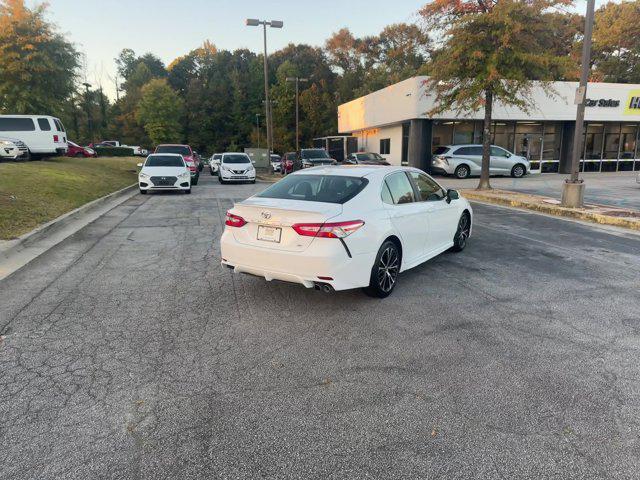 2020 toyota camry se