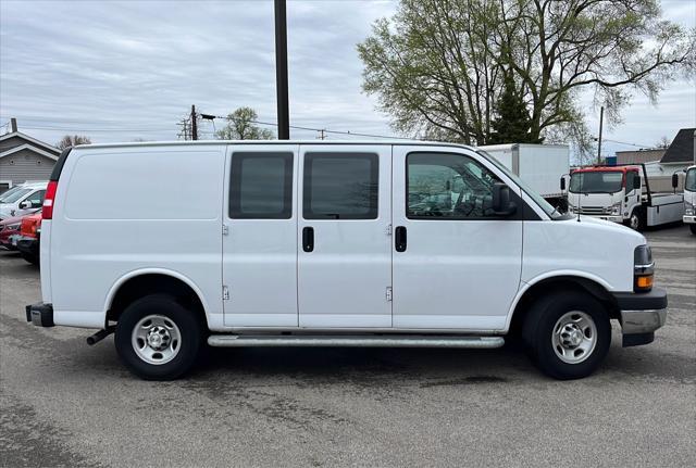 2022 chevrolet express 2500 rwd 2500 regular wheelbase wt