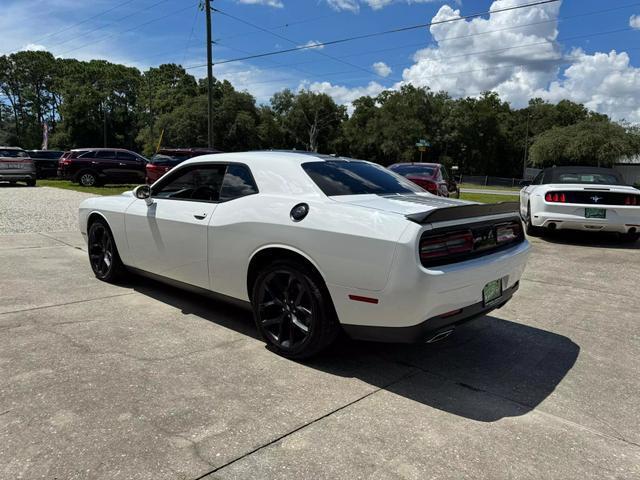 2019 dodge challenger sxt