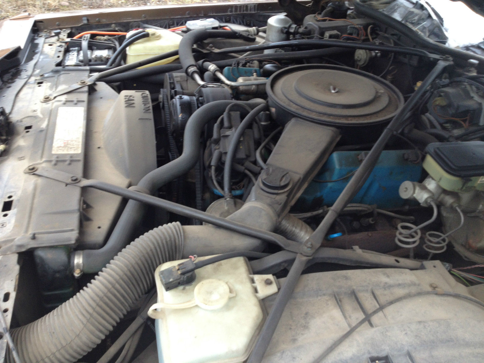 1981 cadillac deville base sedan 4-door 6.0l