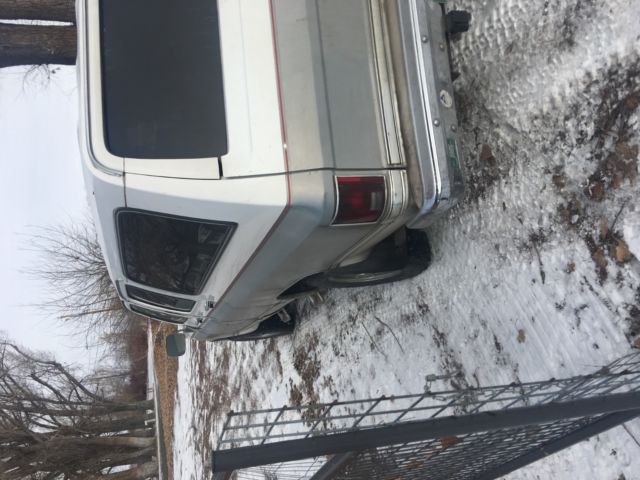 1984 suburban