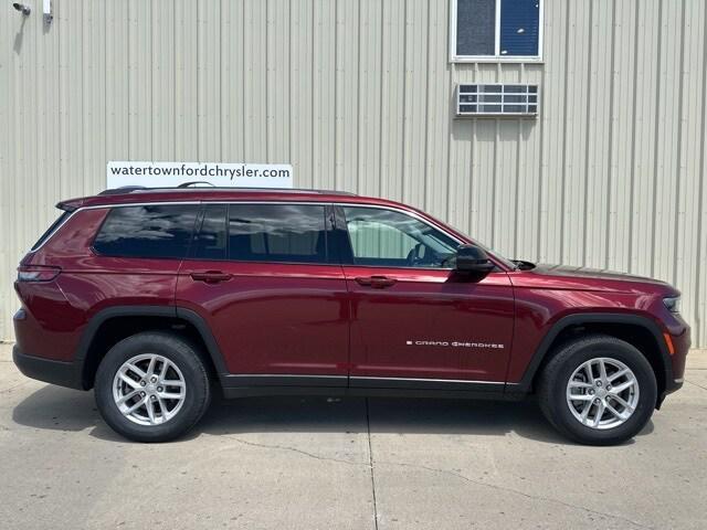 2023 jeep grand cherokee l laredo 4x4