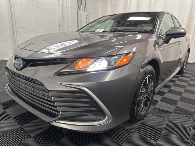 2021 toyota camry le