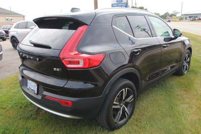 2023 volvo xc40 b5 plus bright theme
