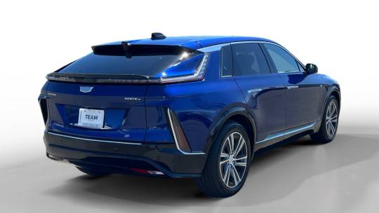 new 2024 cadillac lyriq luxury with 1sd