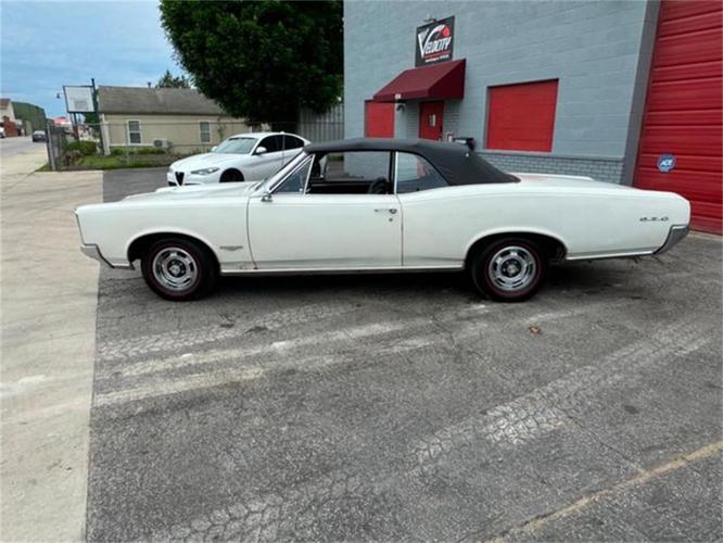 1966 pontiac gto in valley park, missouri