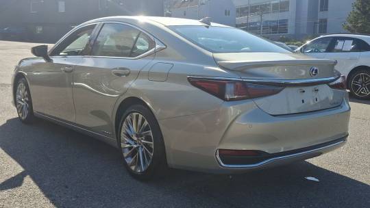 2021 Lexus ES