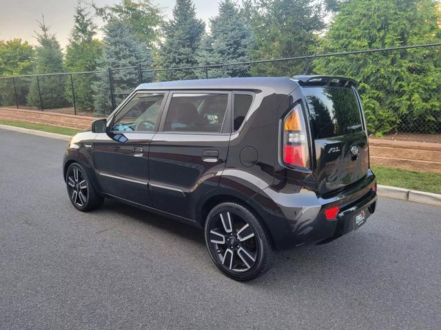 2010 kia soul +