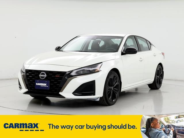 2023 nissan altima sr