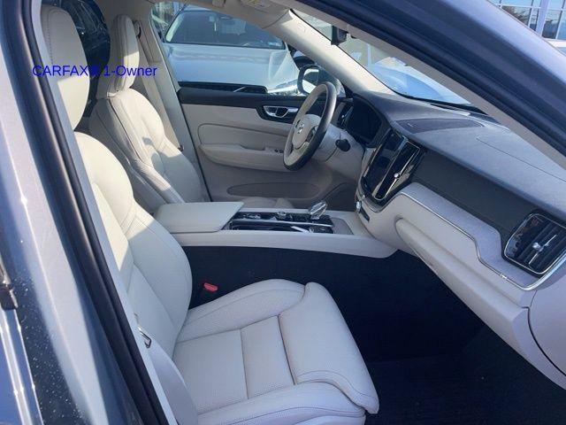 2022 volvo xc60 b6 awd inscription