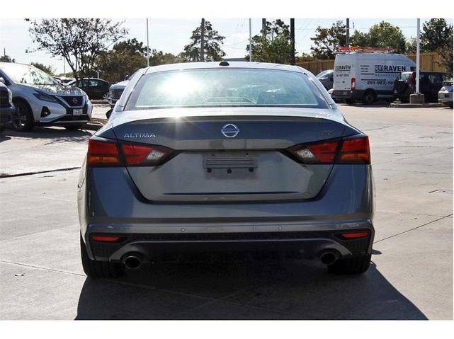 2022 nissan altima 2.5 sr