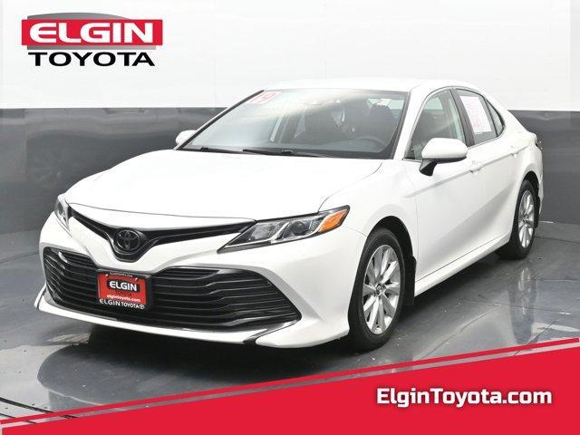 2019 toyota camry le