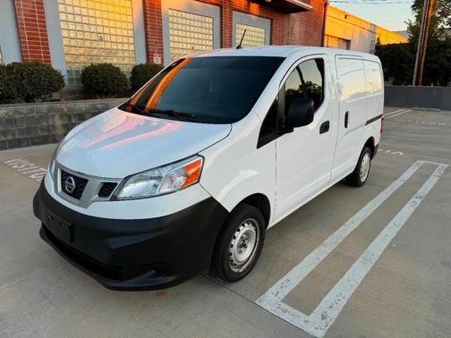 2015 nissan nv200