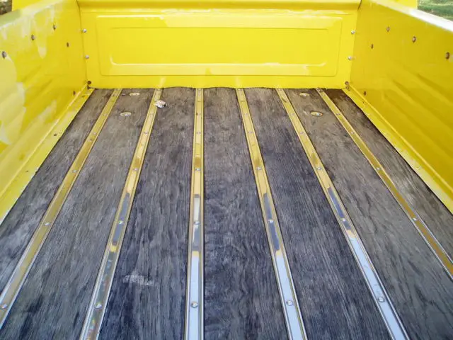 1978 chevrolet step side. 4x4 .. 350, auto, a/c