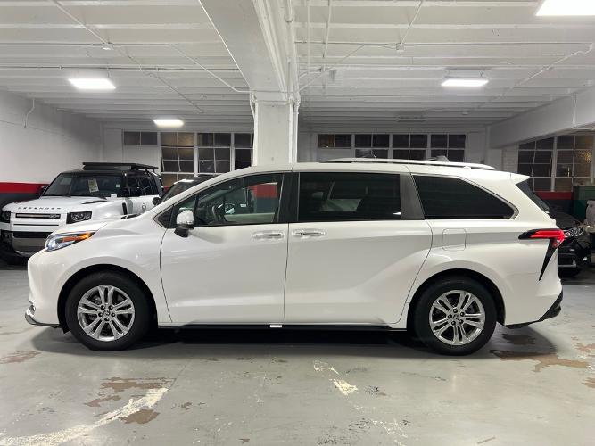 cpo 2024 toyota sienna platinum