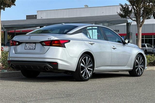2022 nissan altima 2.5 sr