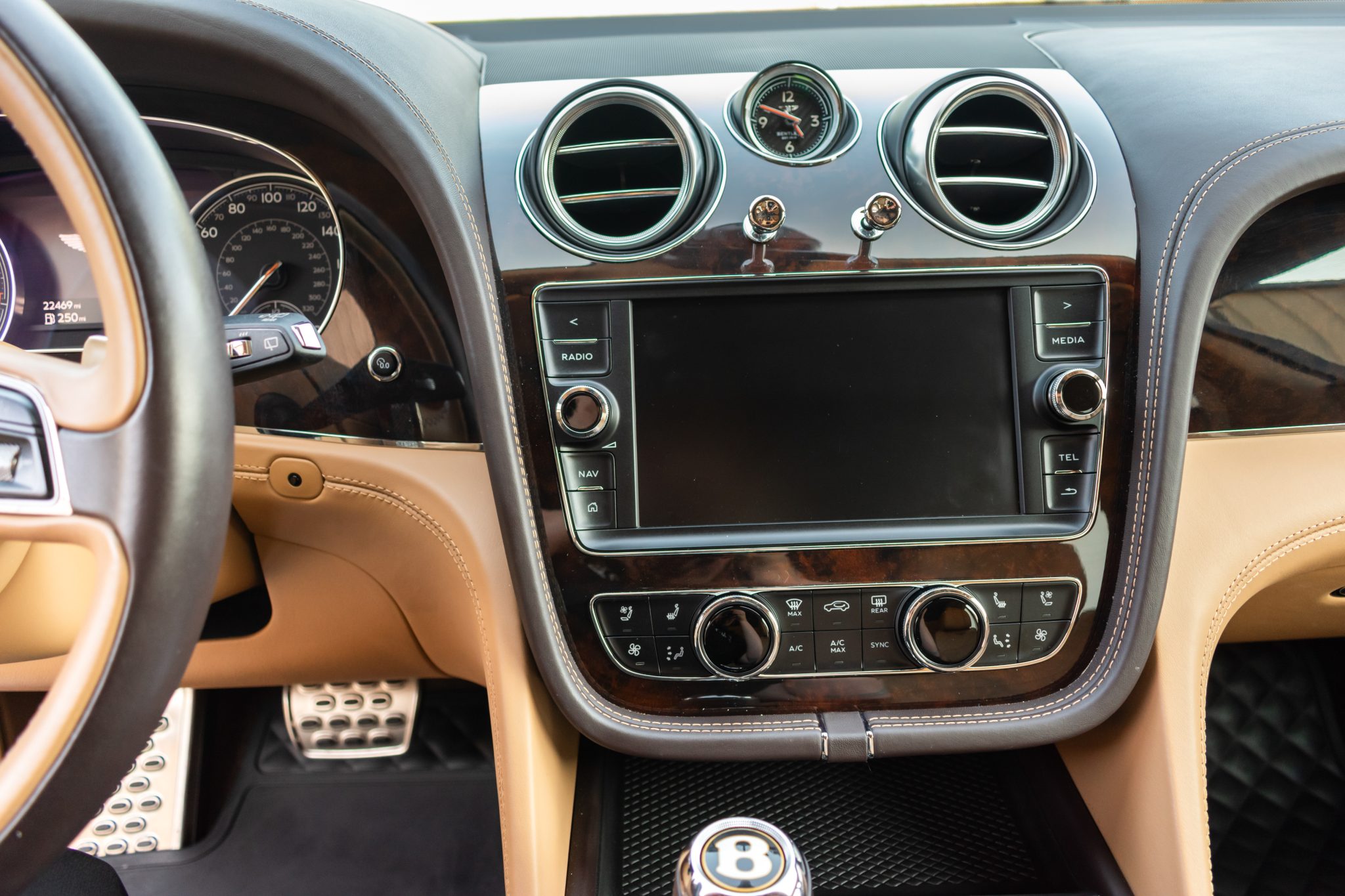 2019 bentley bentayga v8