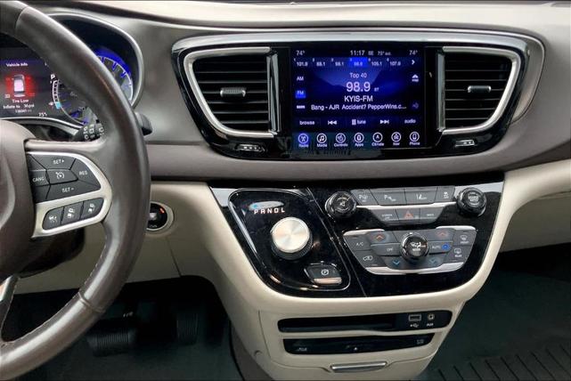 2017 chrysler pacifica touring-l plus