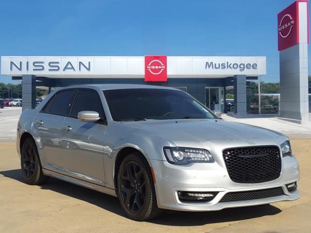 2023 chrysler 300 touring