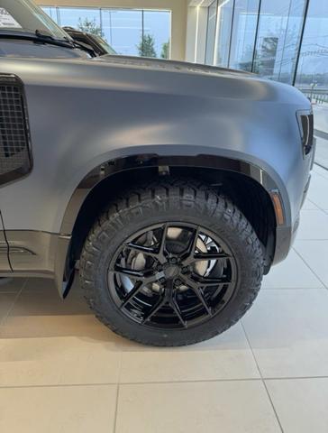 2024 land rover defender 110 p400 x-dynamic se