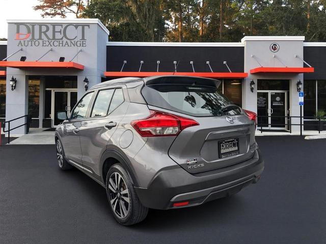 2019 nissan kicks sr