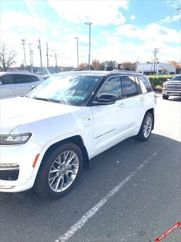 2022 jeep grand cherokee 4xe summit