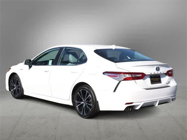 2020 toyota camry hybrid se