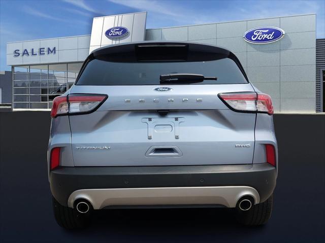 2022 ford escape titanium