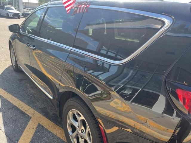 2022 chrysler pacifica limited