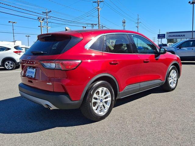 2020 ford escape se