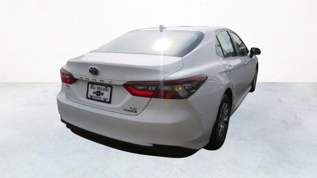 2022 toyota camry hybrid le