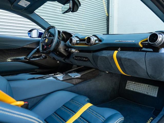 2022 ferrari 812 competizione base