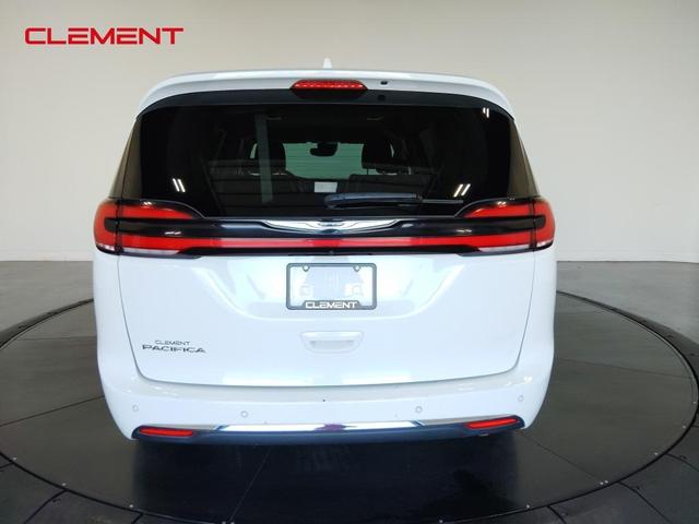 2022 chrysler pacifica touring-l
