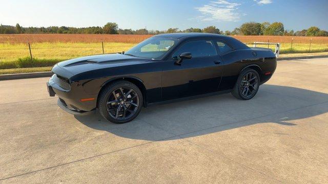2021 dodge challenger sxt