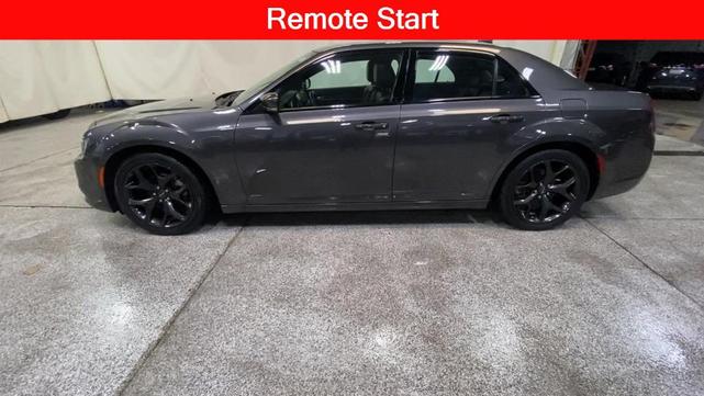 2022 chrysler 300 s