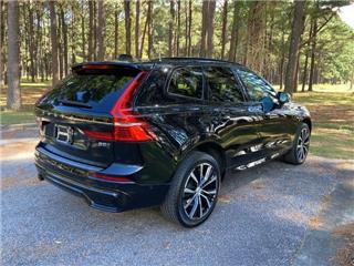 2024 Volvo XC60 b5 plus dark theme