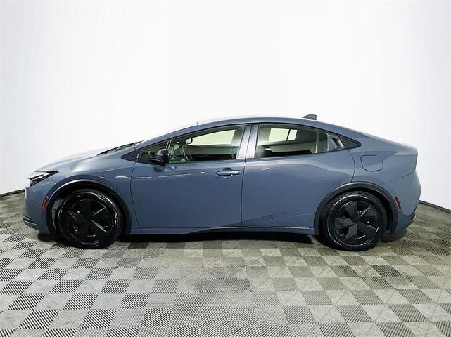 2023 toyota prius le