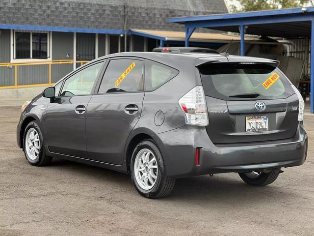 2014 toyota prius v two