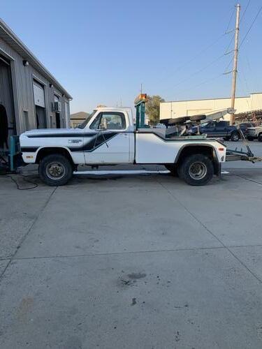 1982 dodge w350 powerwagon1-ton 4wd tow truck 360 engine 4 speed transmission lock