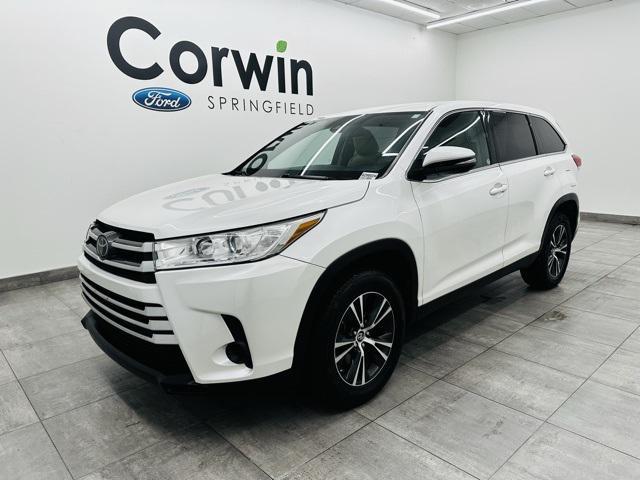 2019 toyota highlander le